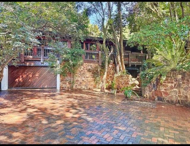 7 BEDROOM HOUSE FOR SALE IN MUCKLENEUK